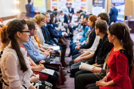 Cánh cửa khác sẽ mở, khi bạn quen người giữ khóa