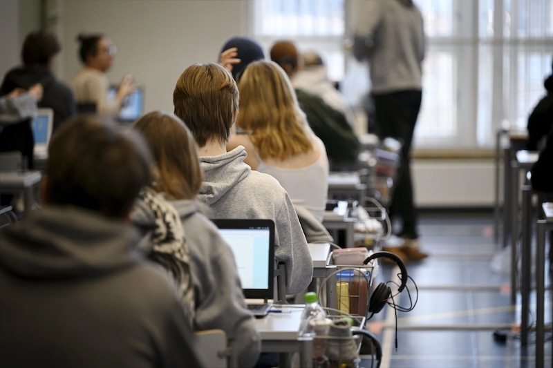 Phúc lợi xã hội – Có thật là không làm mà vẫn đủ ăn?