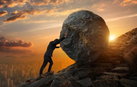 Một lời tự thú chẳng ăn nhập vào đâu ngày cuối năm